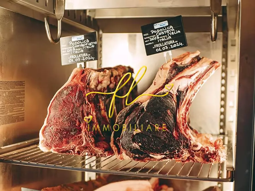 Immagine 6 di Attività commerciale in vendita  a Cecina