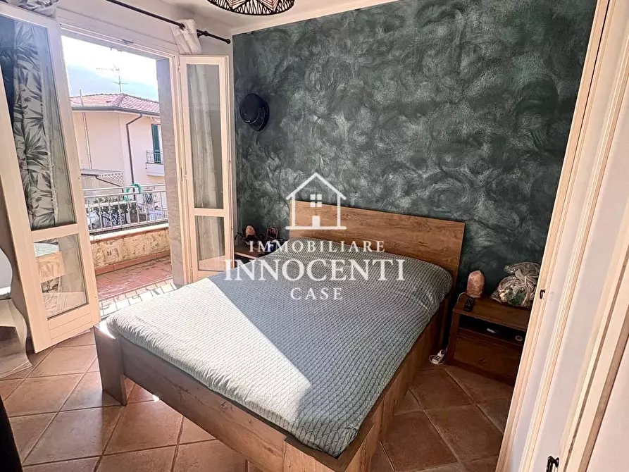 Immagine 12 di Villetta a schiera in vendita  a Massa