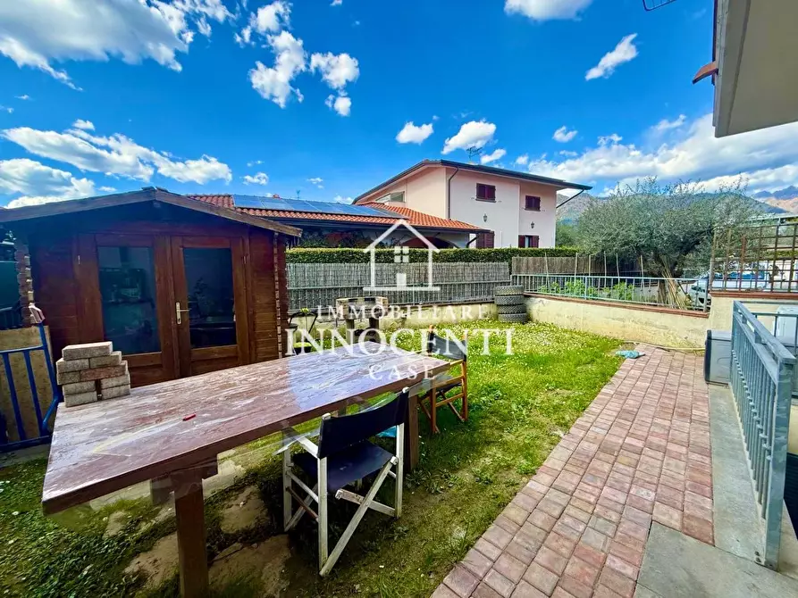 Immagine 27 di Villetta a schiera in vendita  a Massa