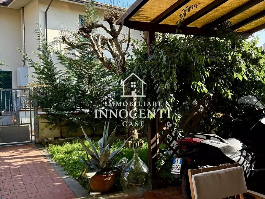 Immagine 24 di Villetta a schiera in vendita  a Massa