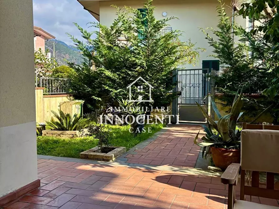 Immagine 25 di Villetta a schiera in vendita  a Massa