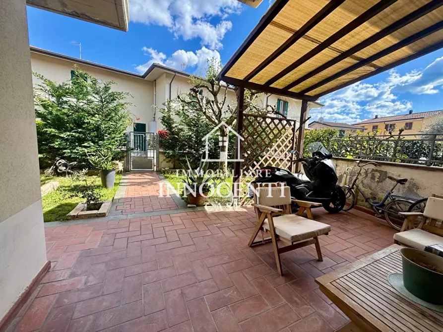 Immagine 3 di Villetta a schiera in vendita  a Massa