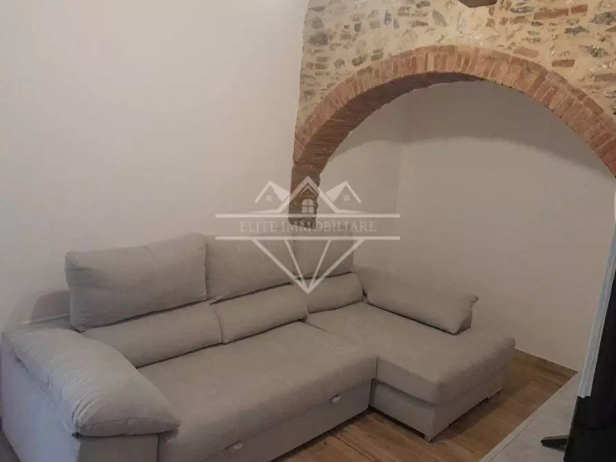 Immagine 3 di Appartamento in affitto  a Carrara