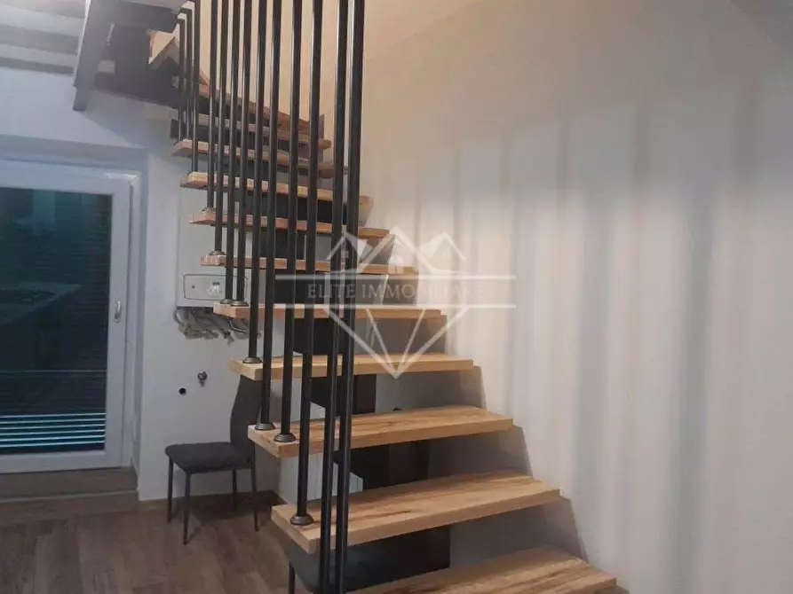 Immagine 4 di Appartamento in affitto  a Carrara