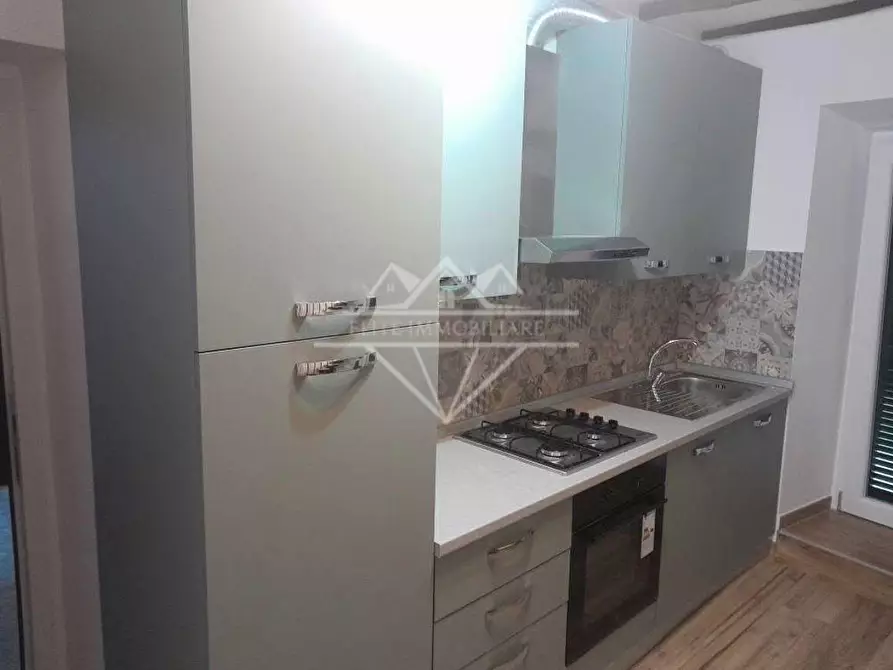 Immagine 2 di Appartamento in affitto  a Carrara