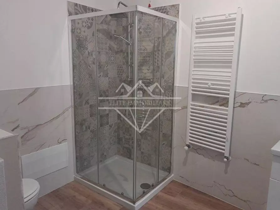 Immagine 9 di Appartamento in affitto  a Carrara