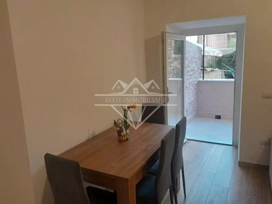 Immagine 1 di Appartamento in affitto  a Carrara