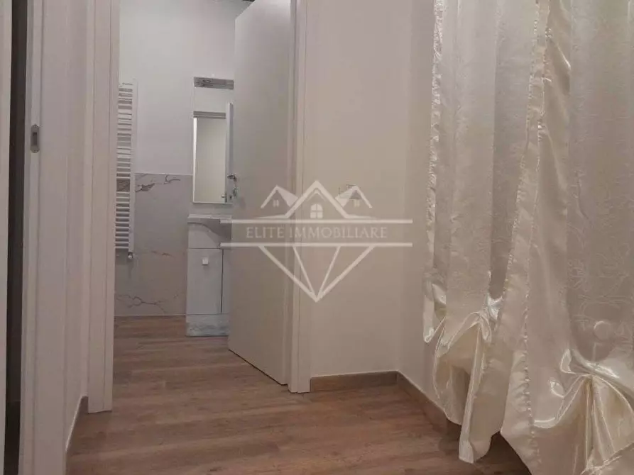 Immagine 8 di Appartamento in affitto  a Carrara