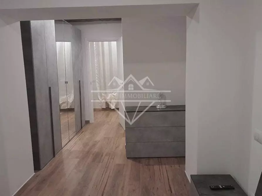 Immagine 5 di Appartamento in affitto  a Carrara