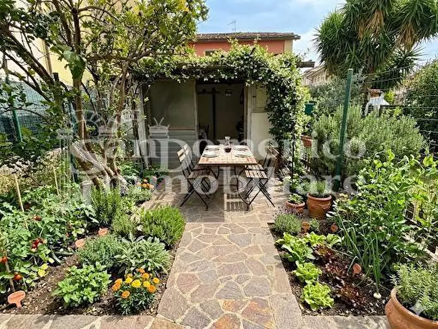 Immagine 40 di Terratetto in vendita  a Cascina