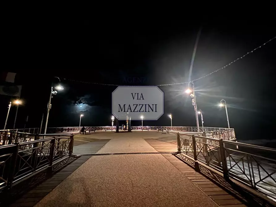 Immagine 12 di Villa in vendita  a Pietrasanta