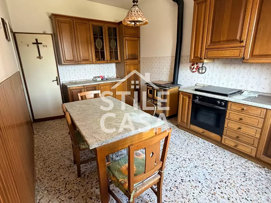 Immagine 40 di Villa in vendita  a Altopascio