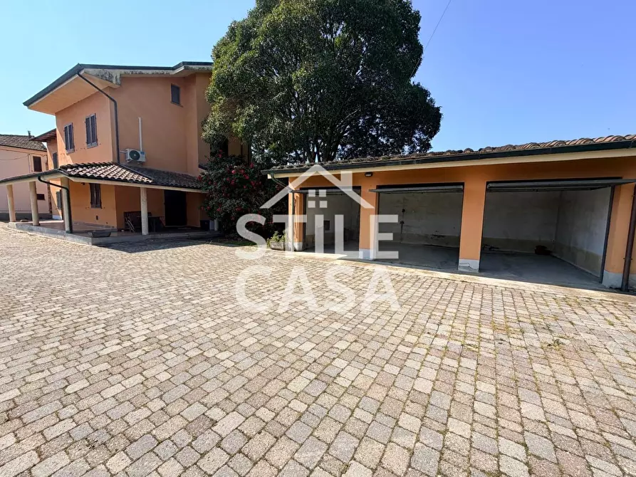 Immagine 32 di Villa in vendita  a Altopascio