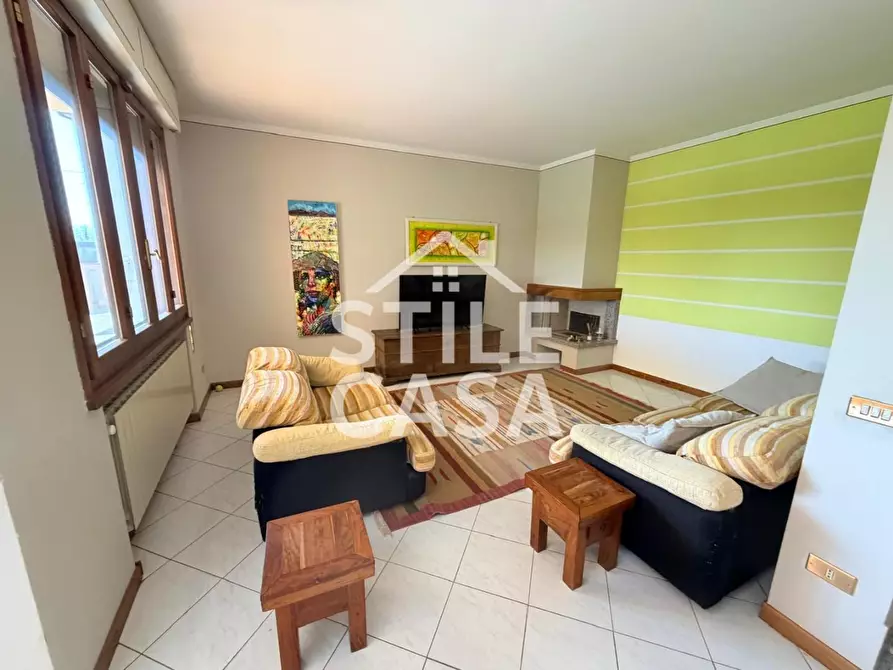 Immagine 3 di Villa in vendita  a Altopascio