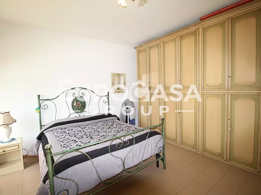 Immagine 15 di Appartamento in vendita  a Lucca