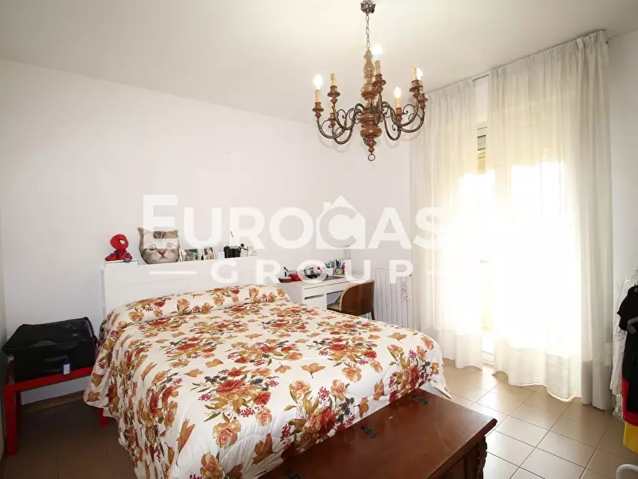 Immagine 10 di Appartamento in vendita  a Lucca