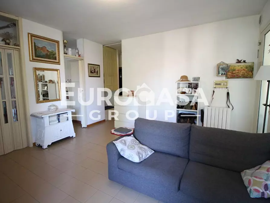 Immagine 4 di Appartamento in vendita  a Lucca