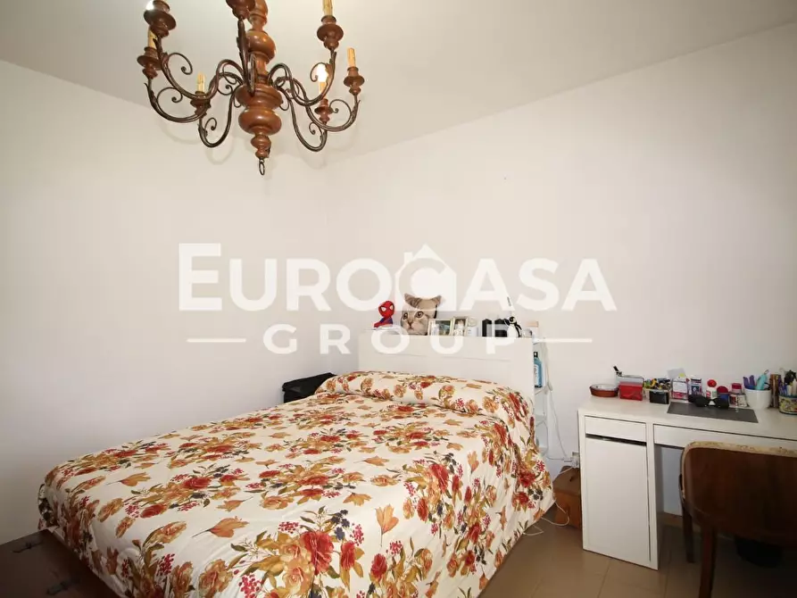 Immagine 13 di Appartamento in vendita  a Lucca