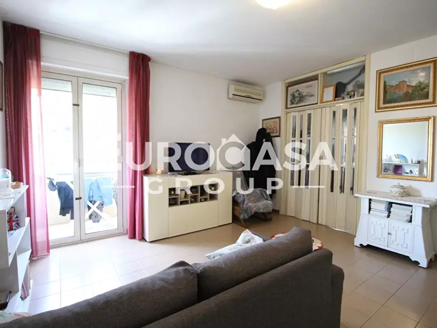 Immagine 3 di Appartamento in vendita  a Lucca