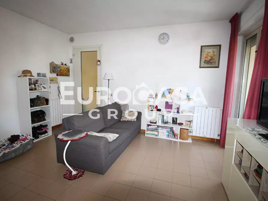 Immagine 5 di Appartamento in vendita  a Lucca