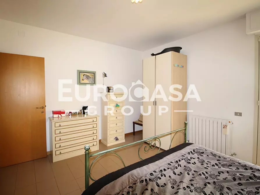 Immagine 19 di Appartamento in vendita  a Lucca