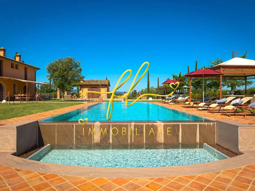 Immagine 11 di Villa in vendita  a Peccioli