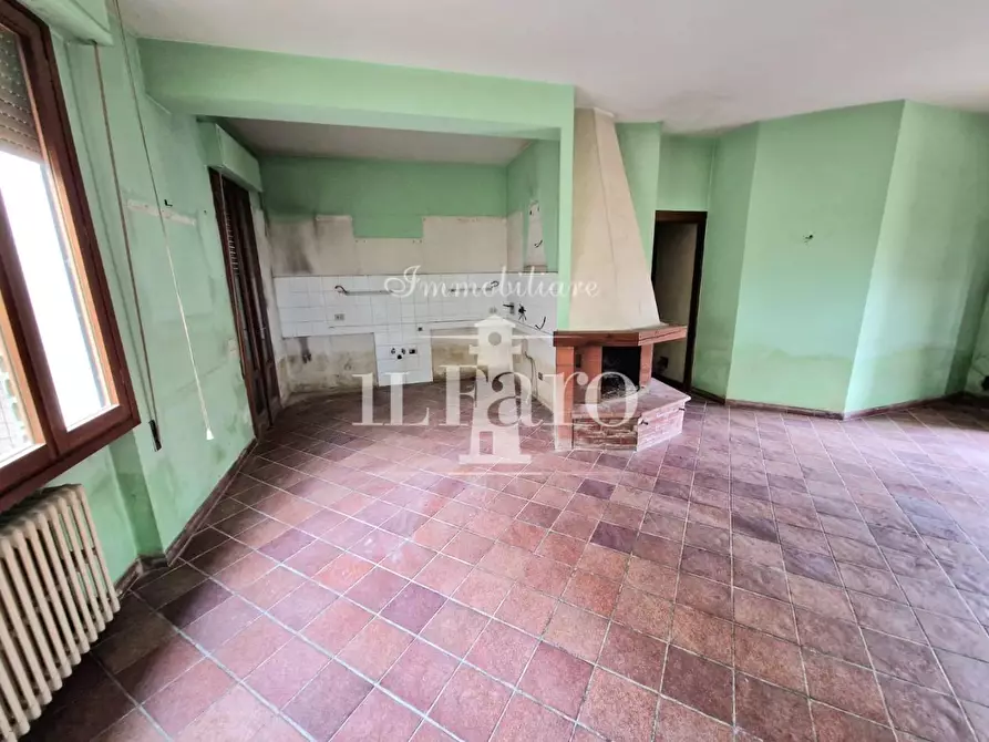 Immagine 8 di Appartamento in vendita  a Campi Bisenzio