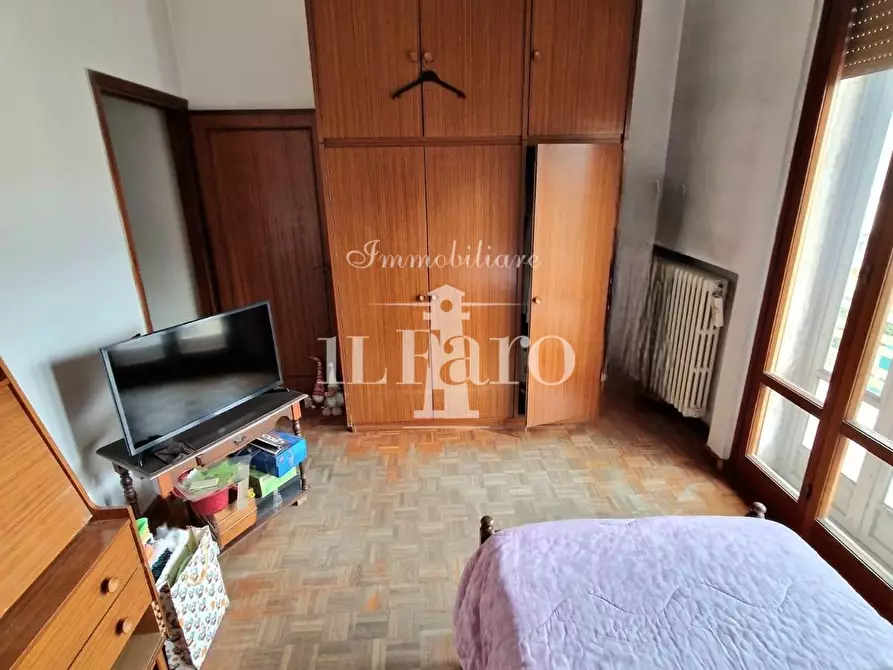 Immagine 12 di Appartamento in vendita  a Campi Bisenzio