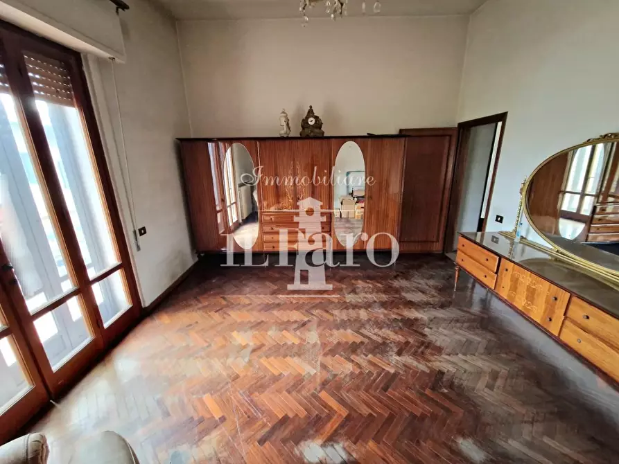 Immagine 10 di Appartamento in vendita  a Campi Bisenzio