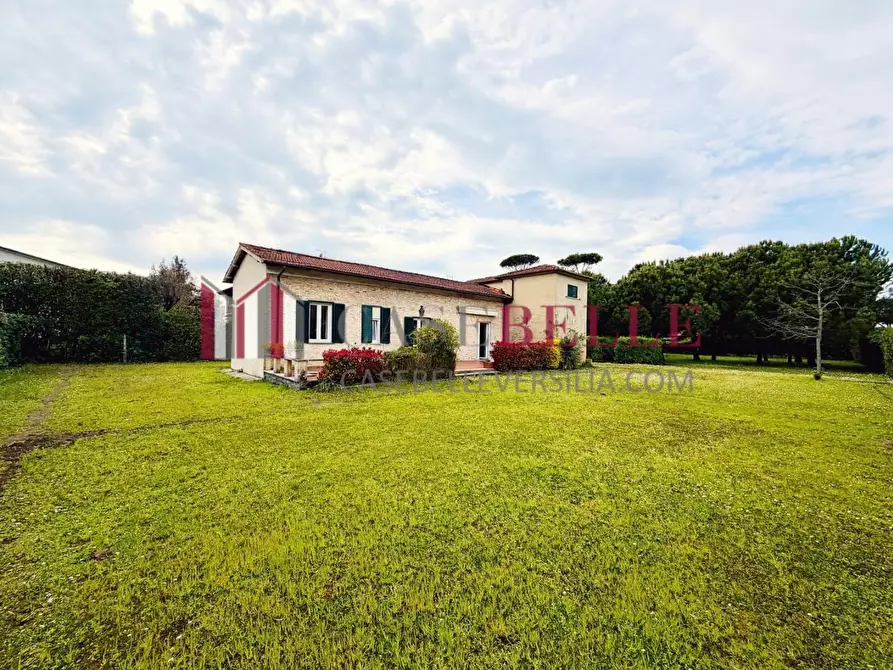 Immagine 3 di Casa indipendente in affitto  a Forte Dei Marmi
