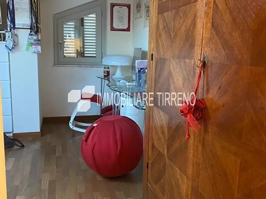 Immagine 17 di Appartamento in vendita  a Massa