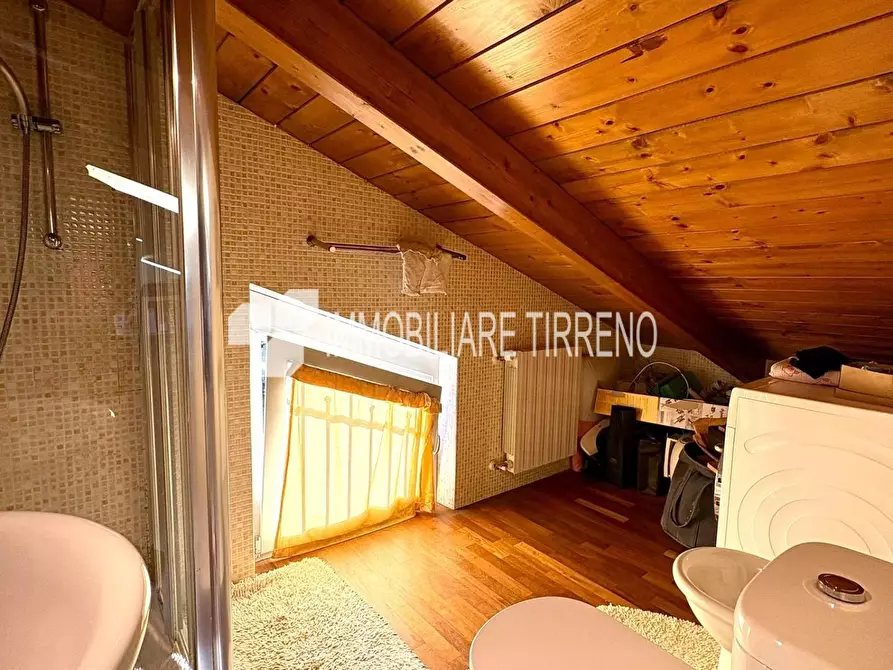 Immagine 16 di Appartamento in vendita  a Massa