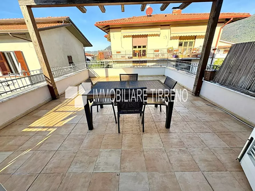 Immagine 4 di Appartamento in vendita  a Massa