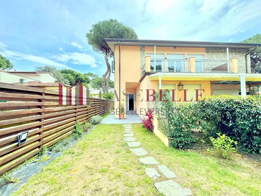 Immagine 36 di Casa bifamiliare in affitto  a Forte Dei Marmi