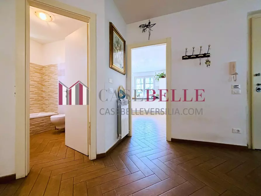 Immagine 8 di Casa indipendente in vendita  a Camaiore