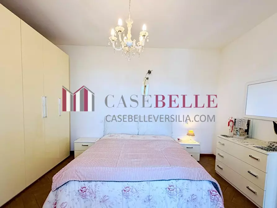 Immagine 38 di Casa indipendente in vendita  a Camaiore