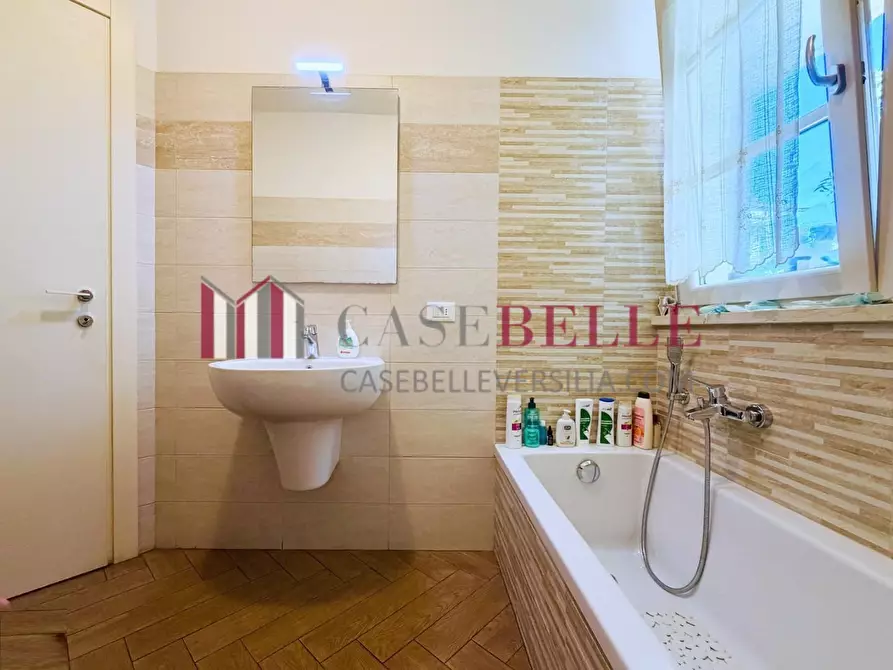 Immagine 19 di Casa indipendente in vendita  a Camaiore