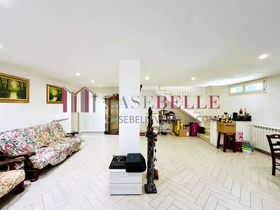 Immagine 26 di Casa indipendente in vendita  a Camaiore