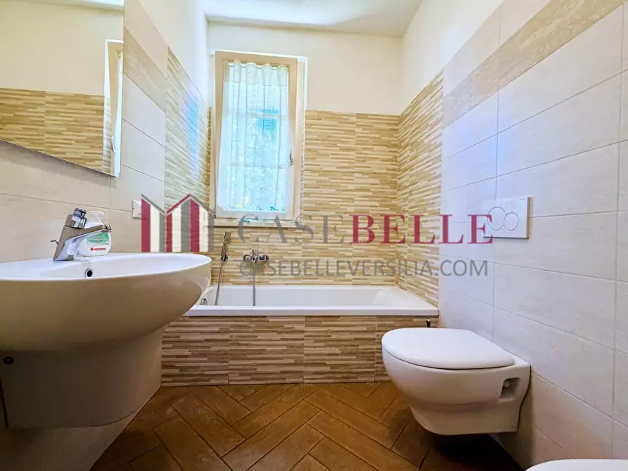 Immagine 18 di Casa indipendente in vendita  a Camaiore