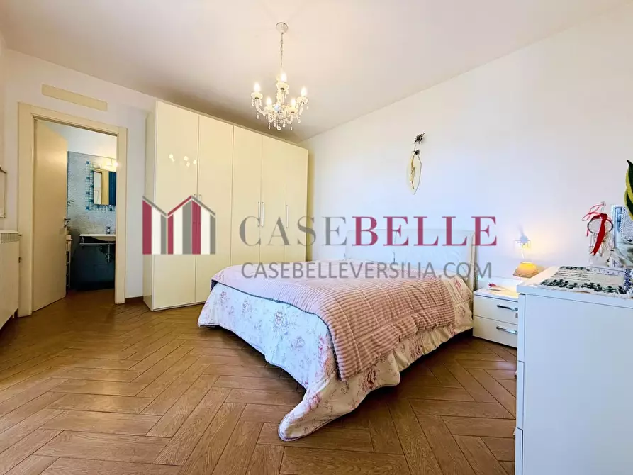 Immagine 37 di Casa indipendente in vendita  a Camaiore