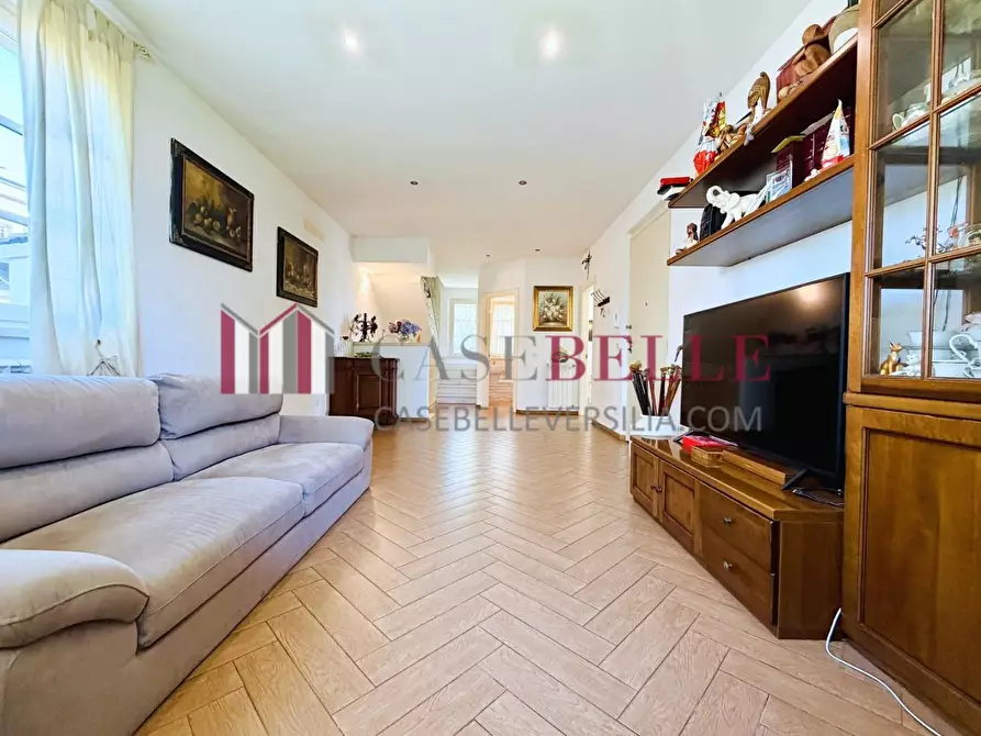 Immagine 2 di Casa indipendente in vendita  a Camaiore