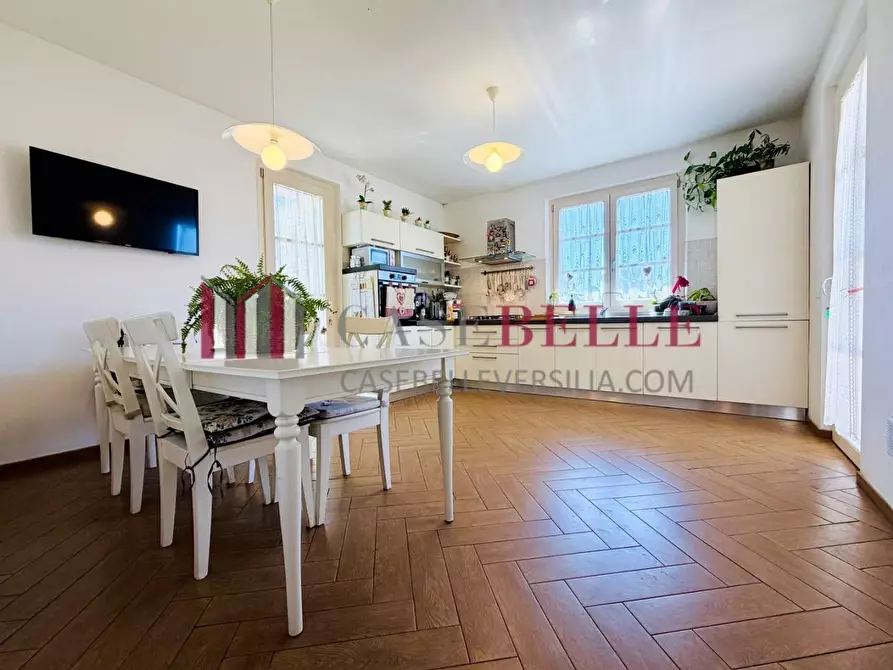 Immagine 9 di Casa indipendente in vendita  a Camaiore