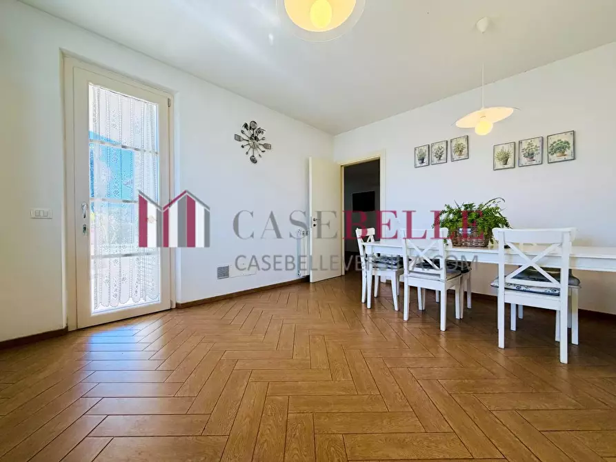 Immagine 13 di Casa indipendente in vendita  a Camaiore