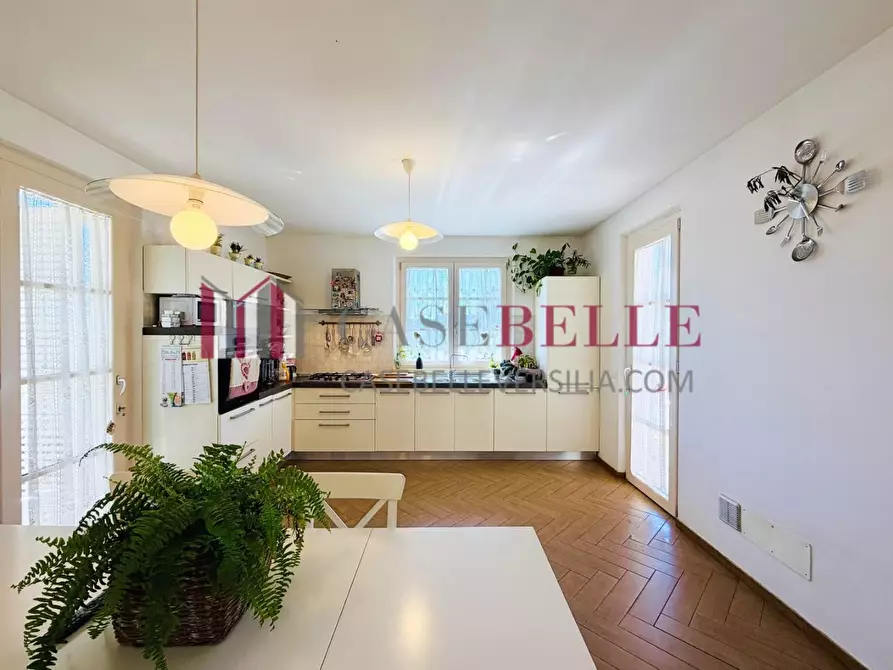 Immagine 10 di Casa indipendente in vendita  a Camaiore