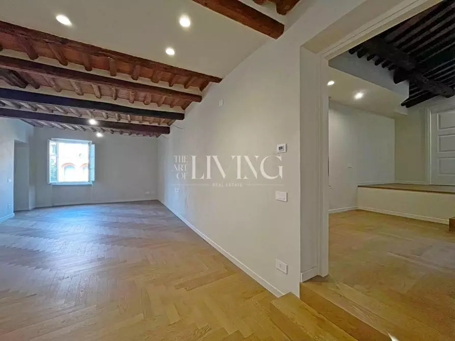 Immagine 3 di Appartamento in vendita  a Lucca