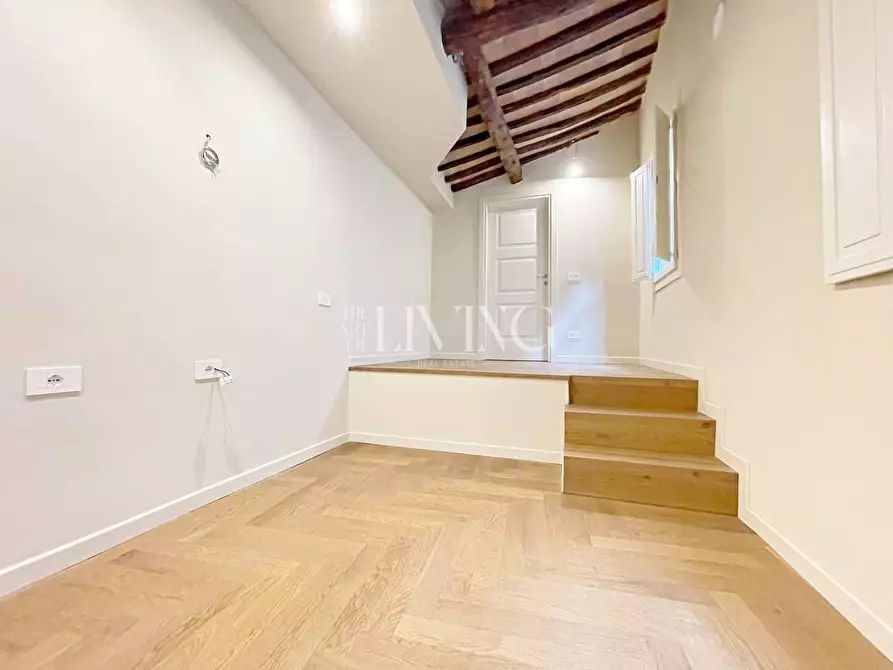 Immagine 20 di Appartamento in vendita  a Lucca