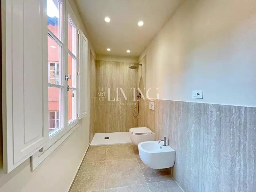 Immagine 8 di Appartamento in vendita  a Lucca