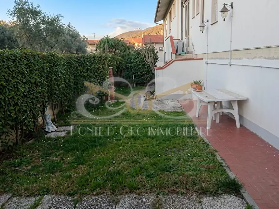 Immagine 15 di Appartamento in vendita  a Vecchiano