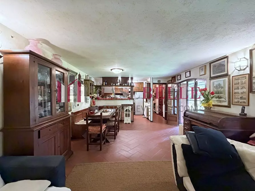 Immagine 3 di Casa bifamiliare in vendita  a Camaiore