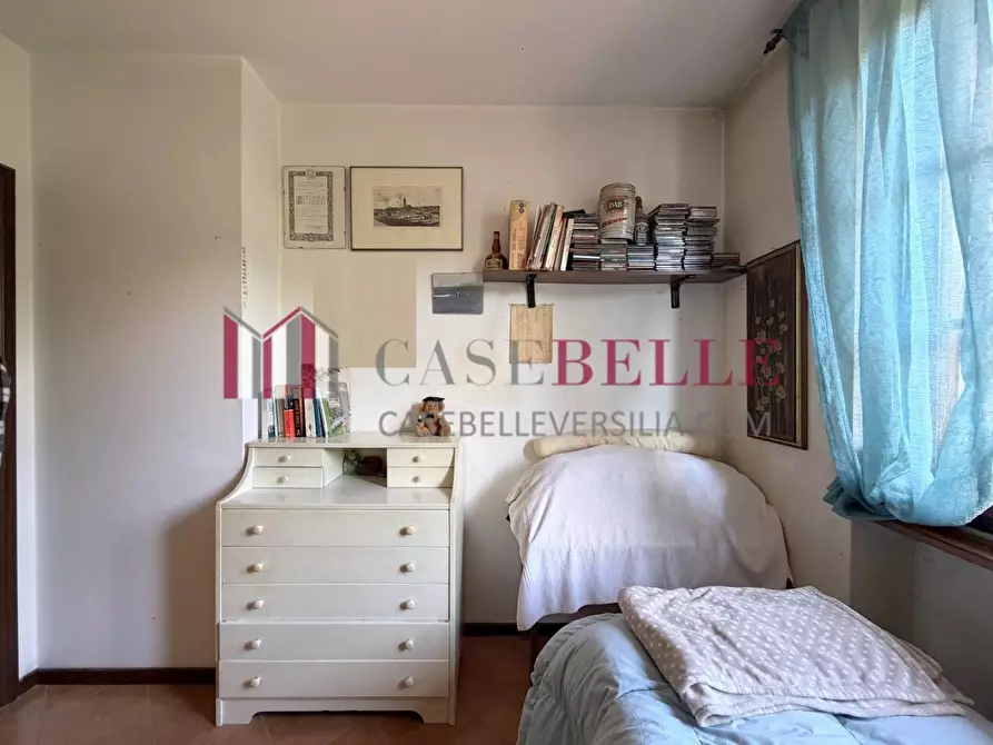 Immagine 25 di Casa bifamiliare in vendita  a Camaiore